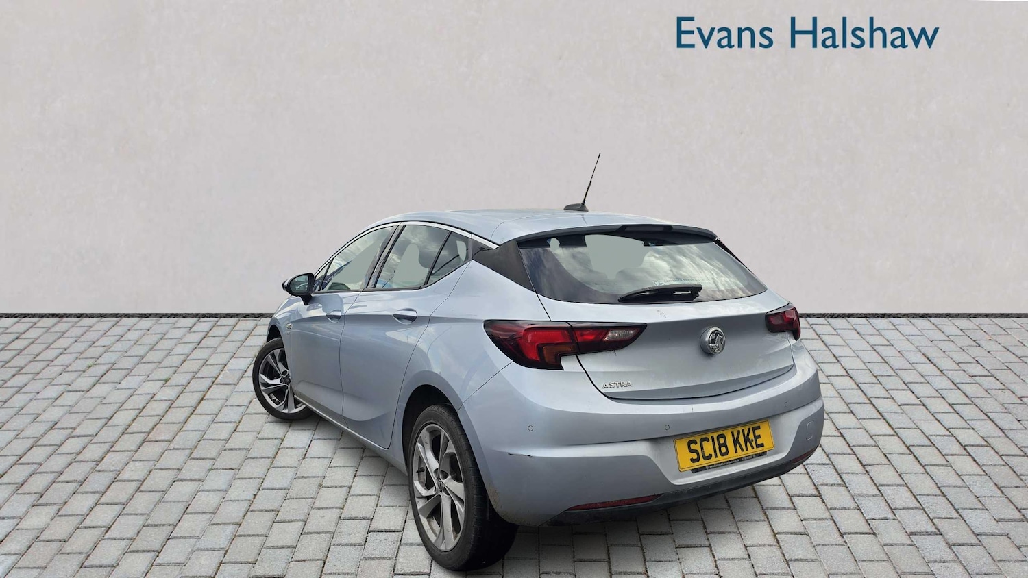 Used Vauxhall Astra 2018 for sale - 76851608: Photo 2