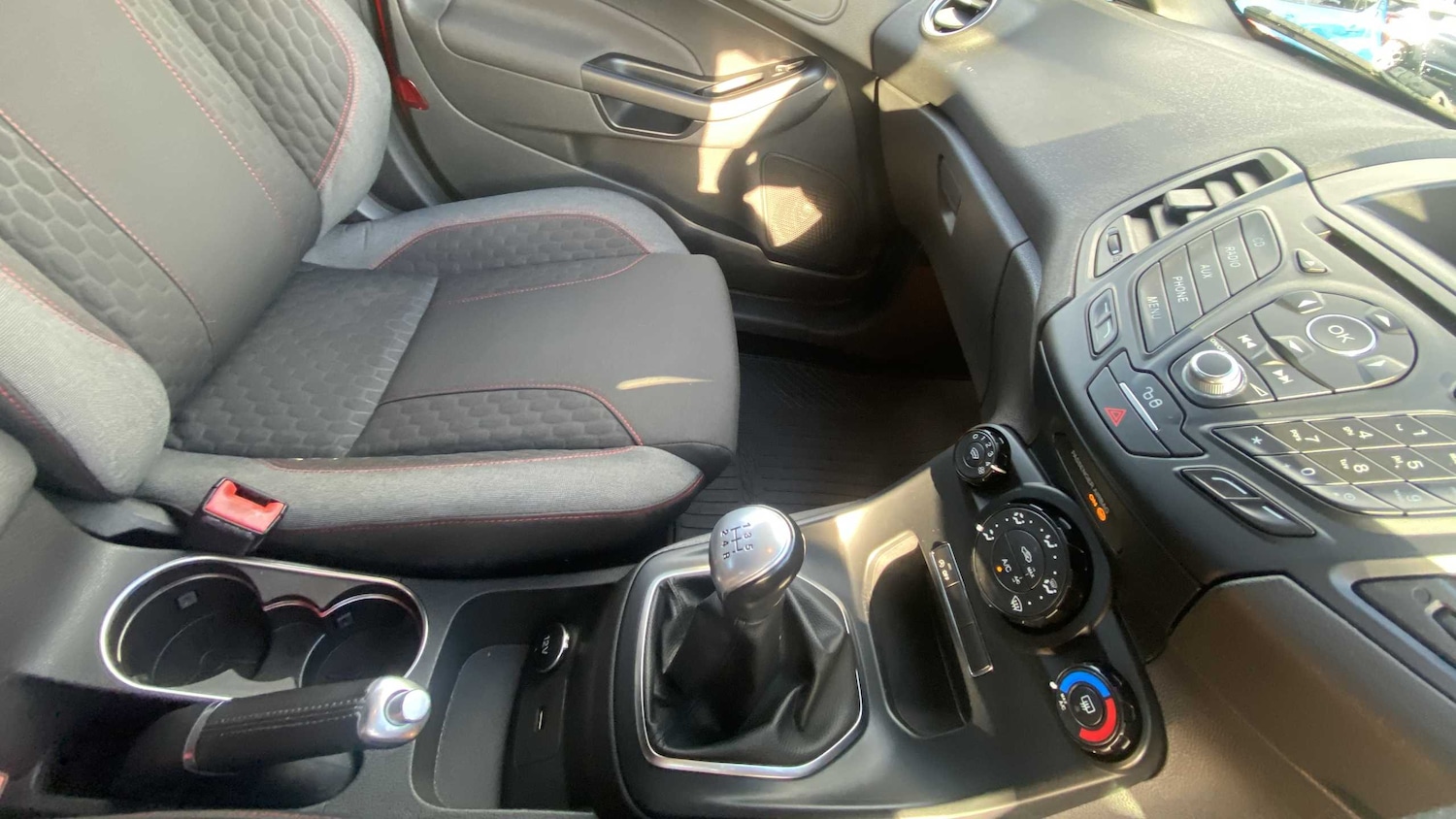 Used Ford Fiesta 2017 for sale - 75993897: Photo 34