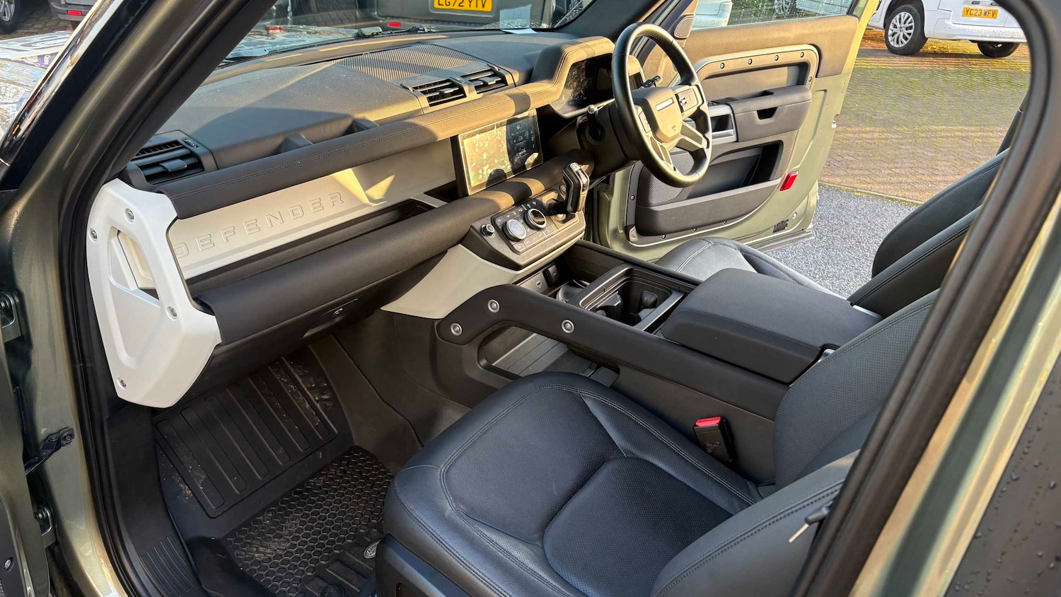 Used Land Rover Defender 2022 for sale - 76928962: Photo 15