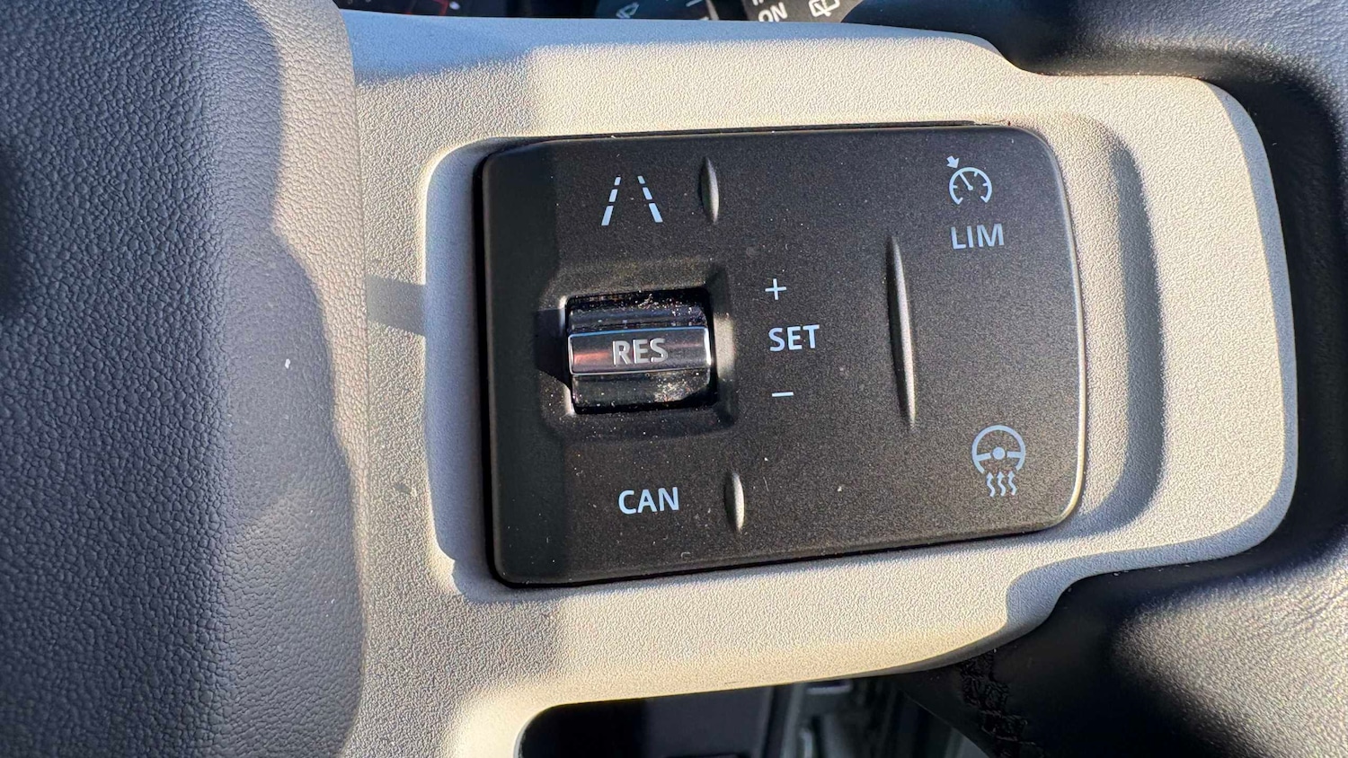 Used Land Rover Defender 2022 for sale - 76928962: Photo 21