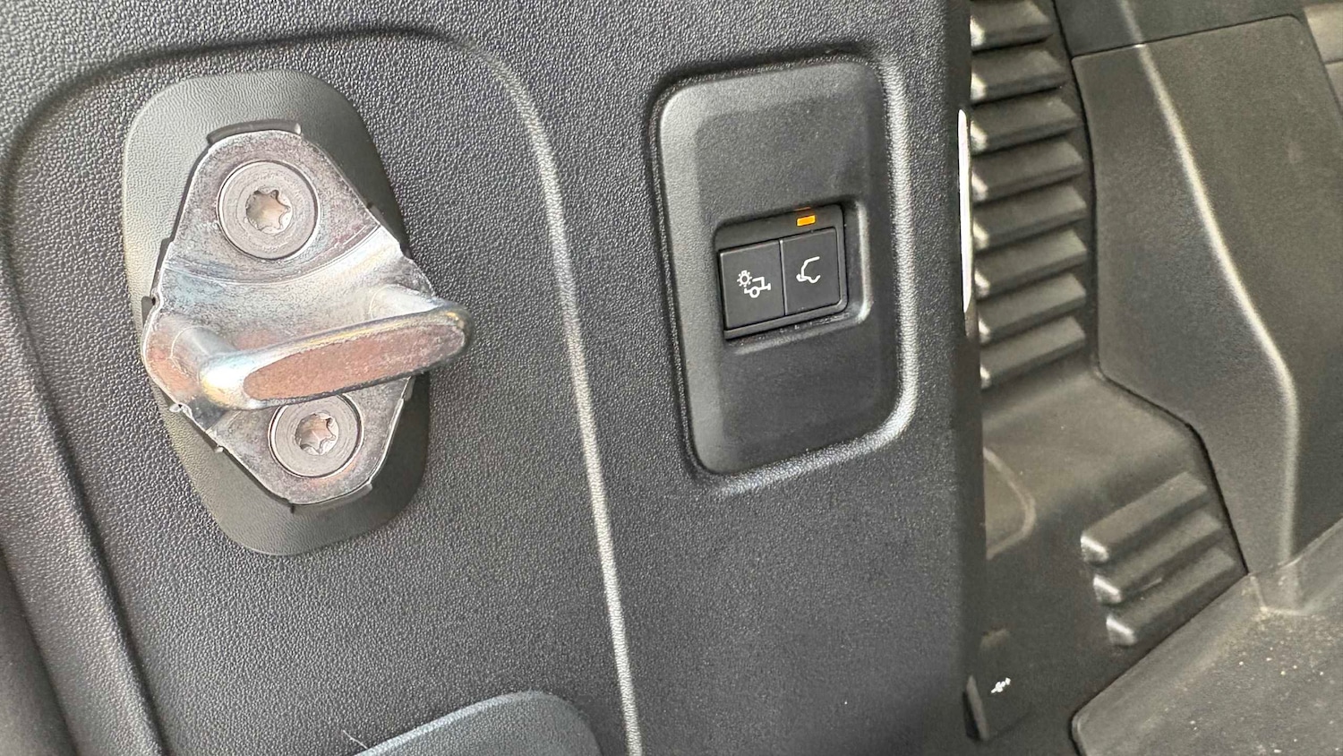 Used Land Rover Defender 2022 for sale - 76928962: Photo 23