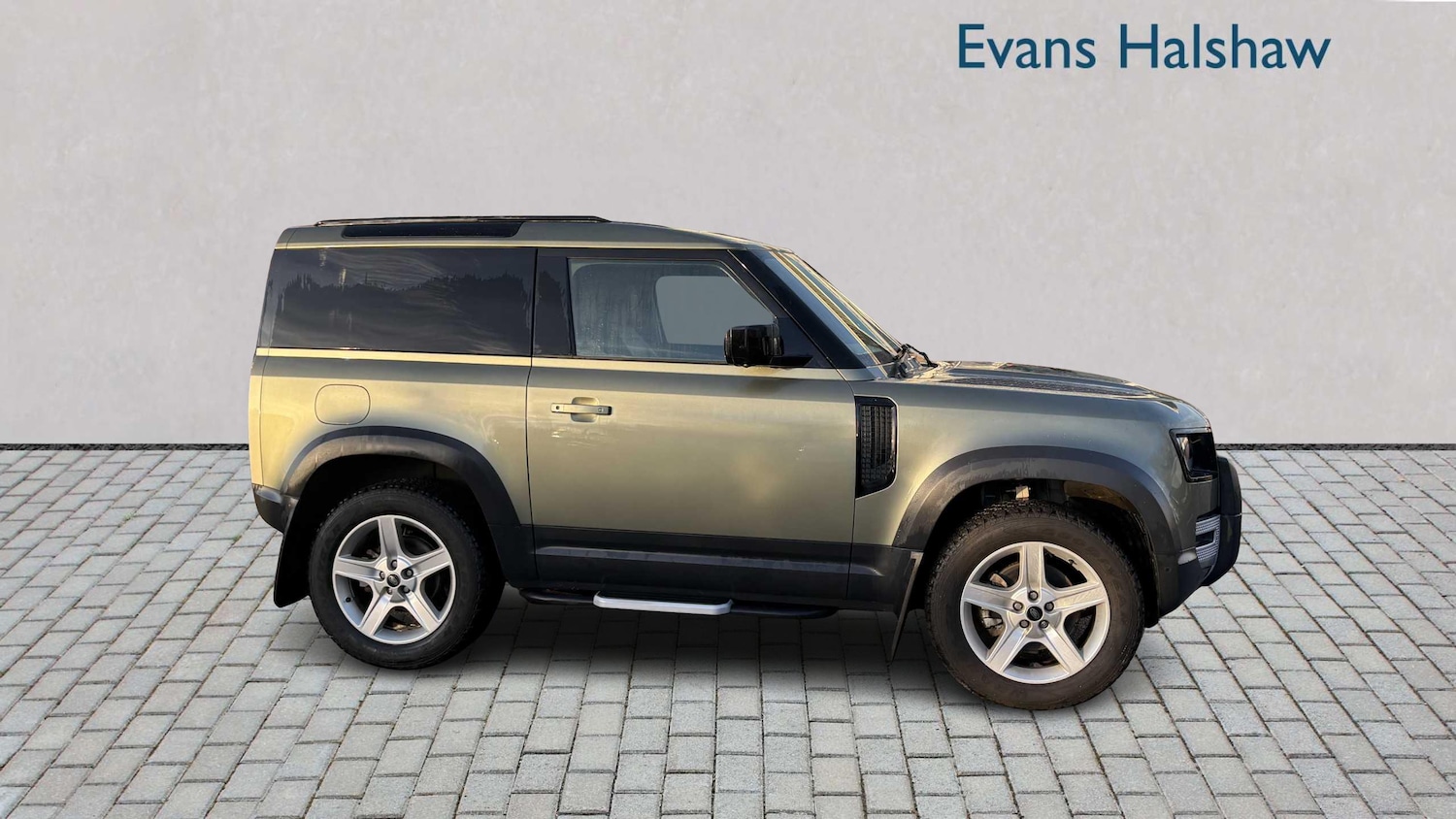 Used Land Rover Defender 2022 for sale - 76928962: Photo 3