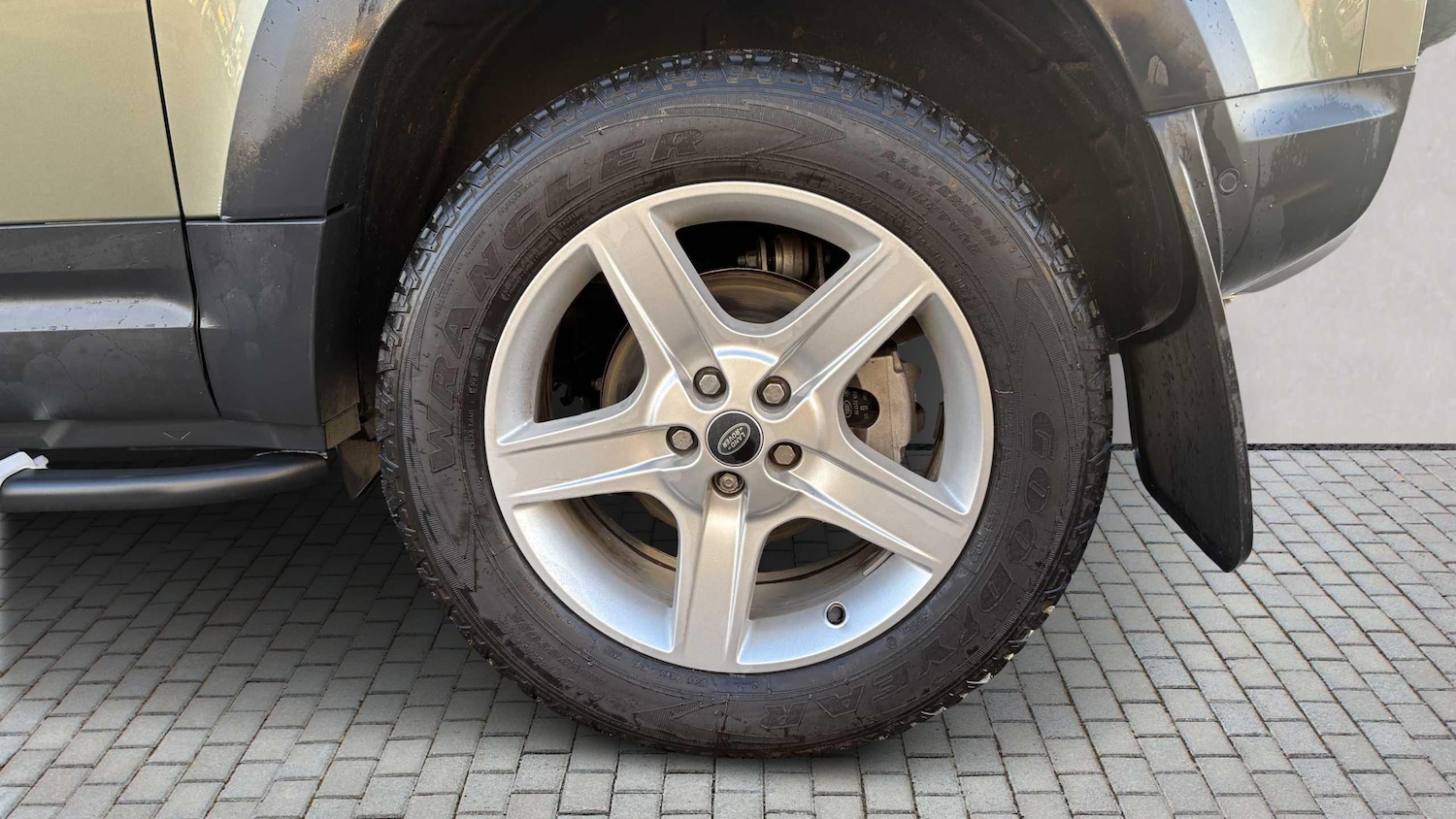 Used Land Rover Defender 2022 for sale - 76928962: Photo 9