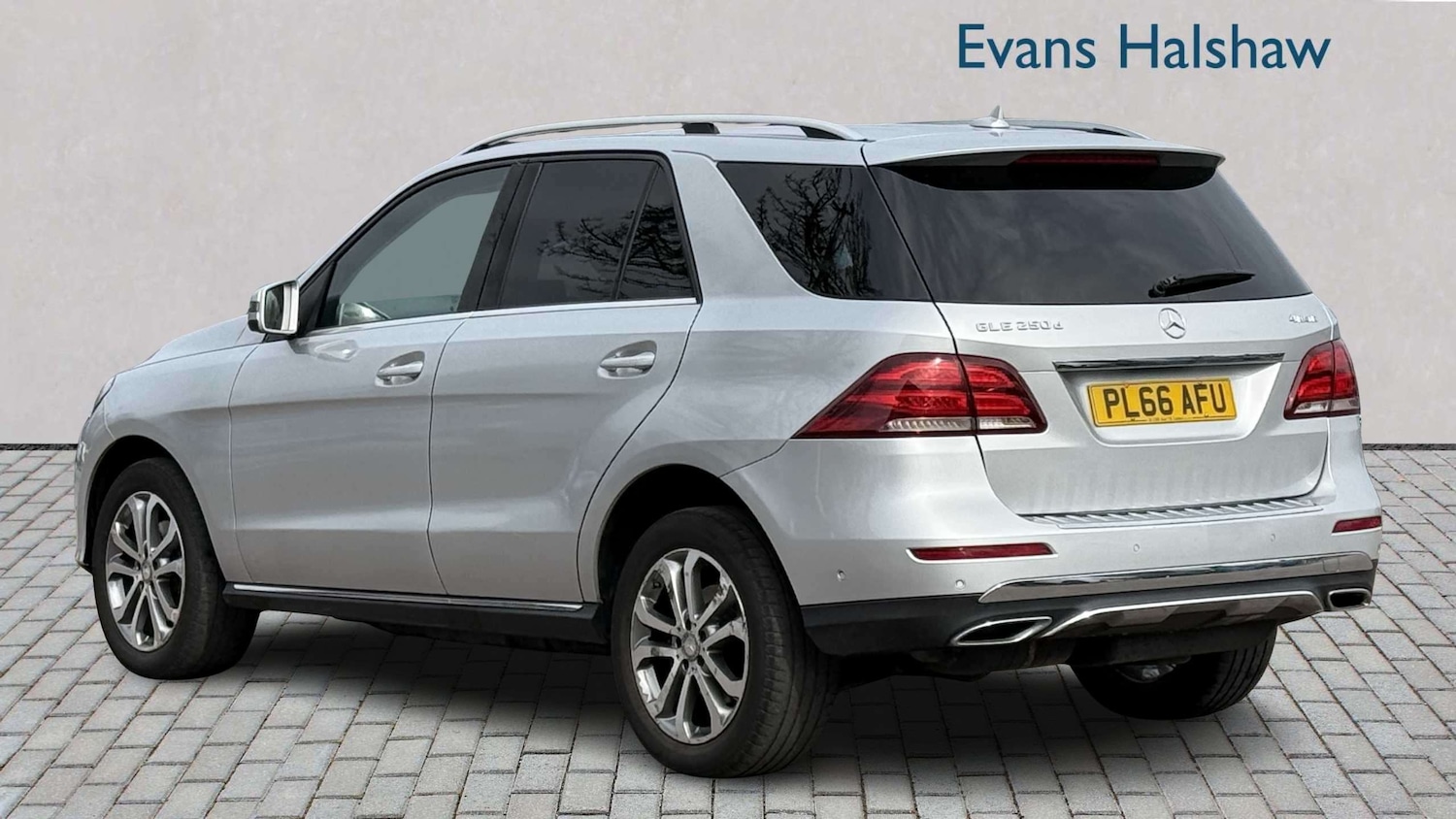 Used Mercedes-Benz GLE 2017 for sale - 77960865: Photo 2