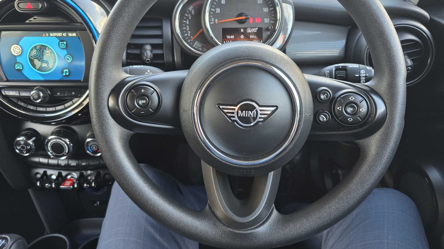 Used MINI Hatch 2018 for sale - 76401343: Photo 10