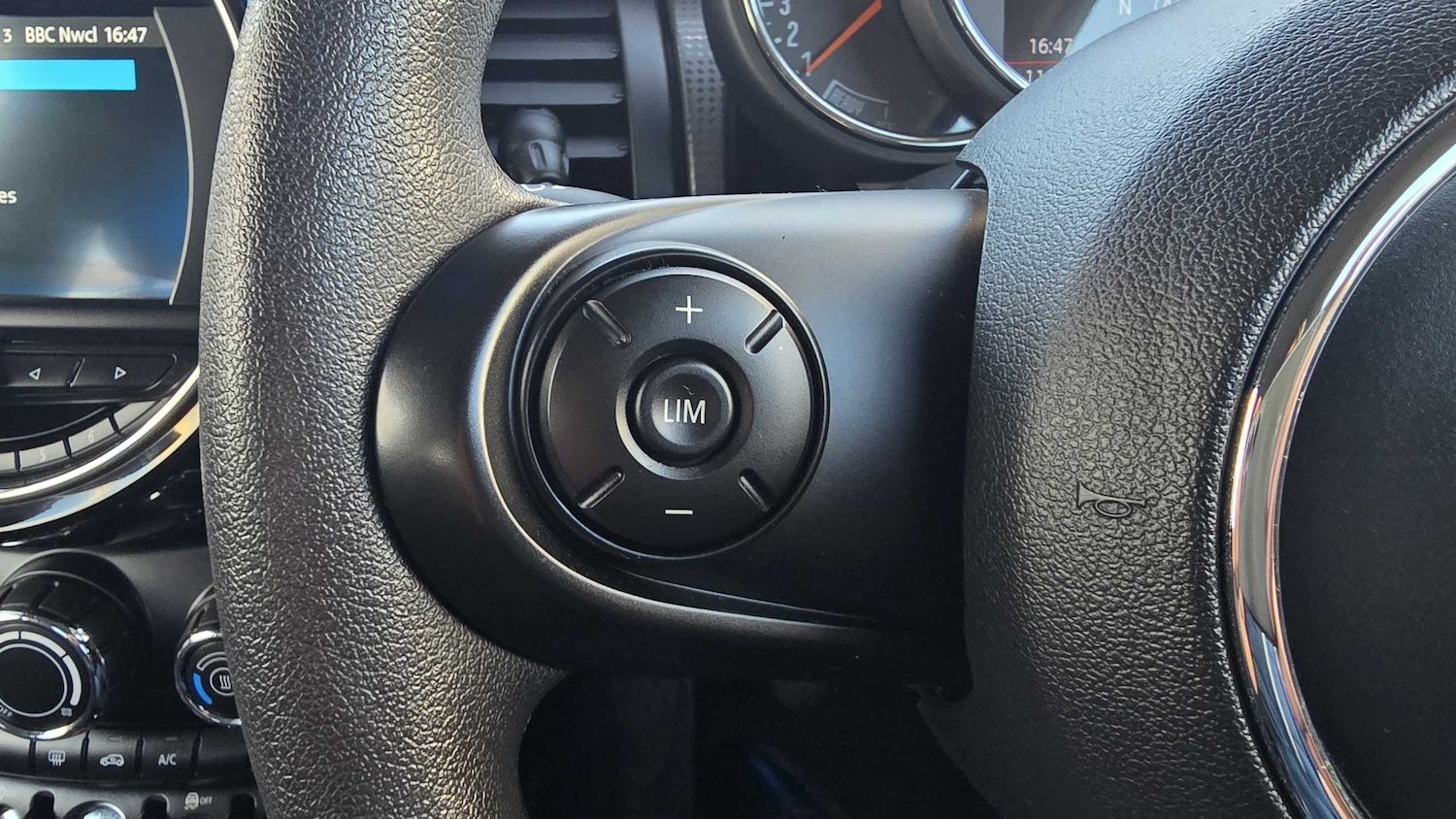 Used MINI Hatch 2018 for sale - 76401343: Photo 18