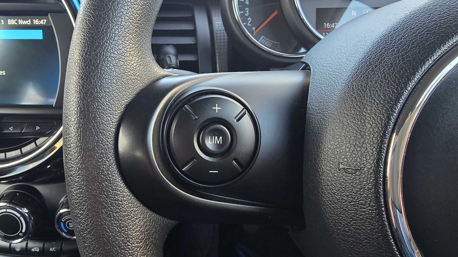 Used MINI Hatch 2018 for sale - 76401343: Photo 19