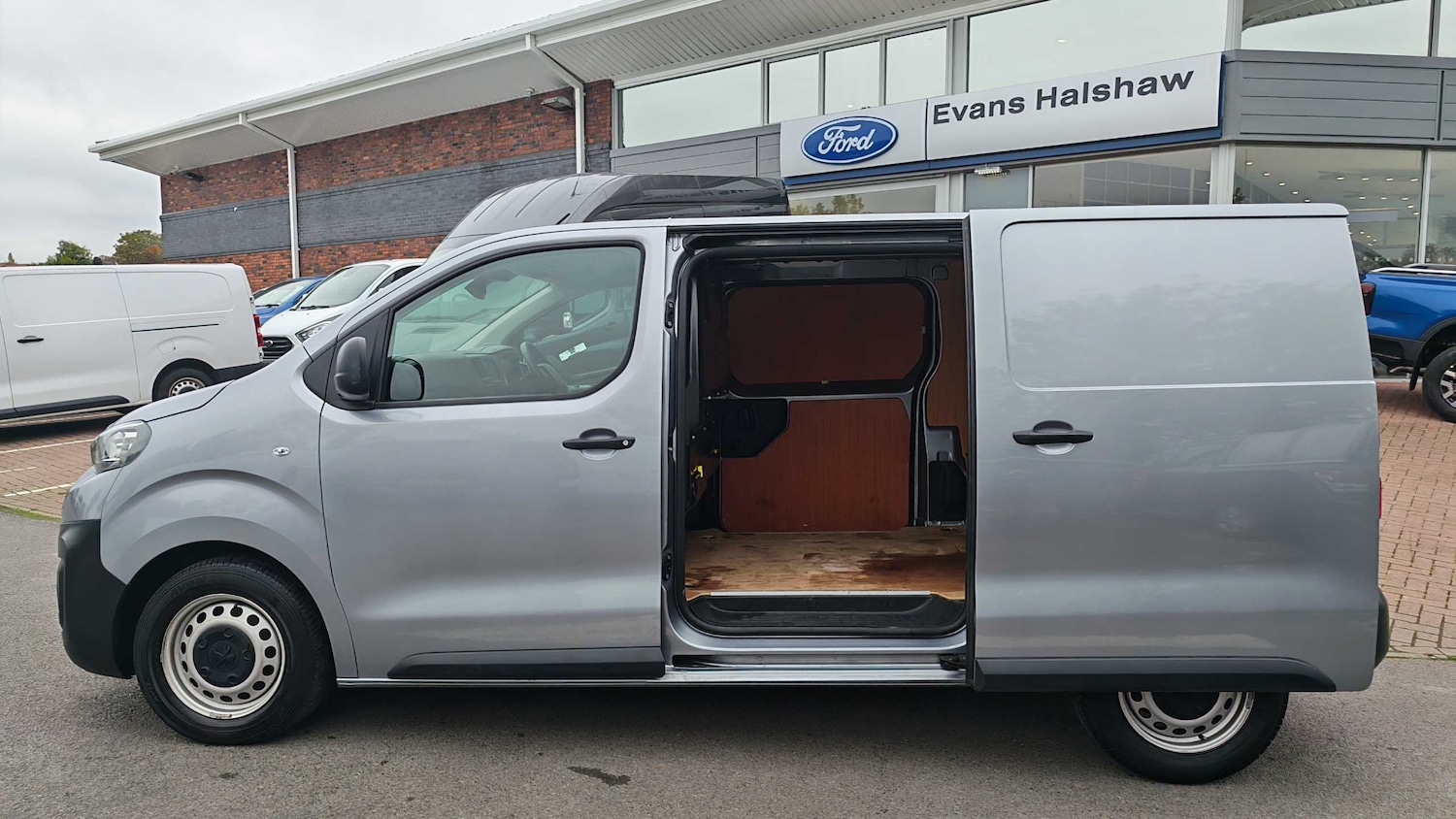 Used Peugeot Expert 2023 for sale - 76339724: Photo 9