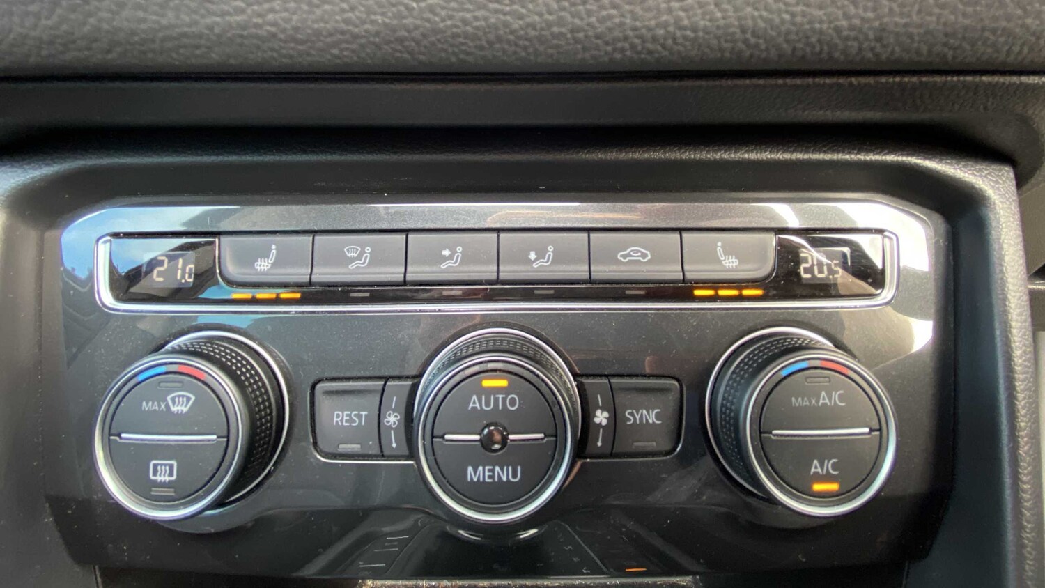 Used Volkswagen Tiguan 2020 for sale - 76016289: Photo 24