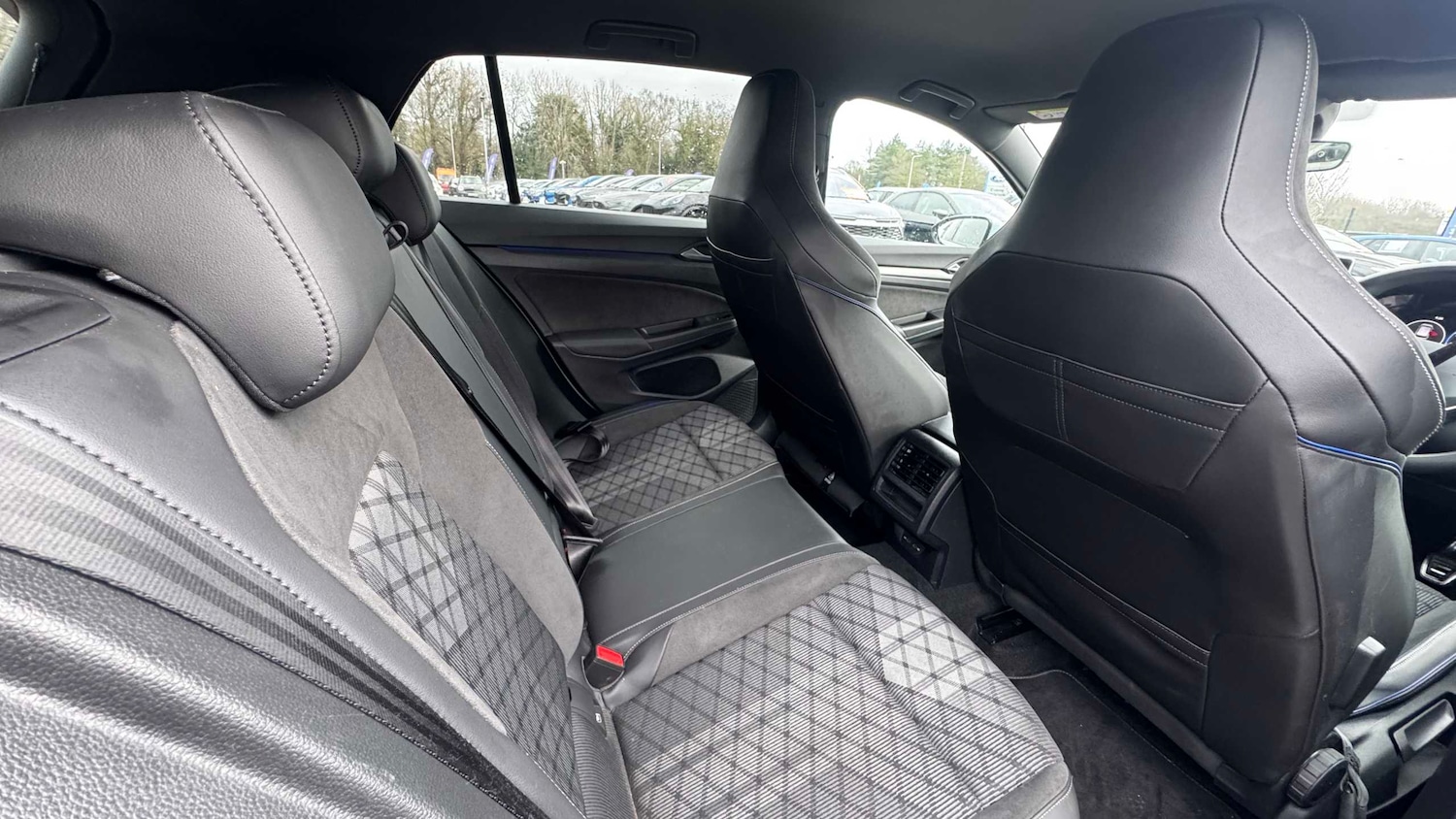 Used Volkswagen Golf 2025 for sale - 77972837: Photo 11