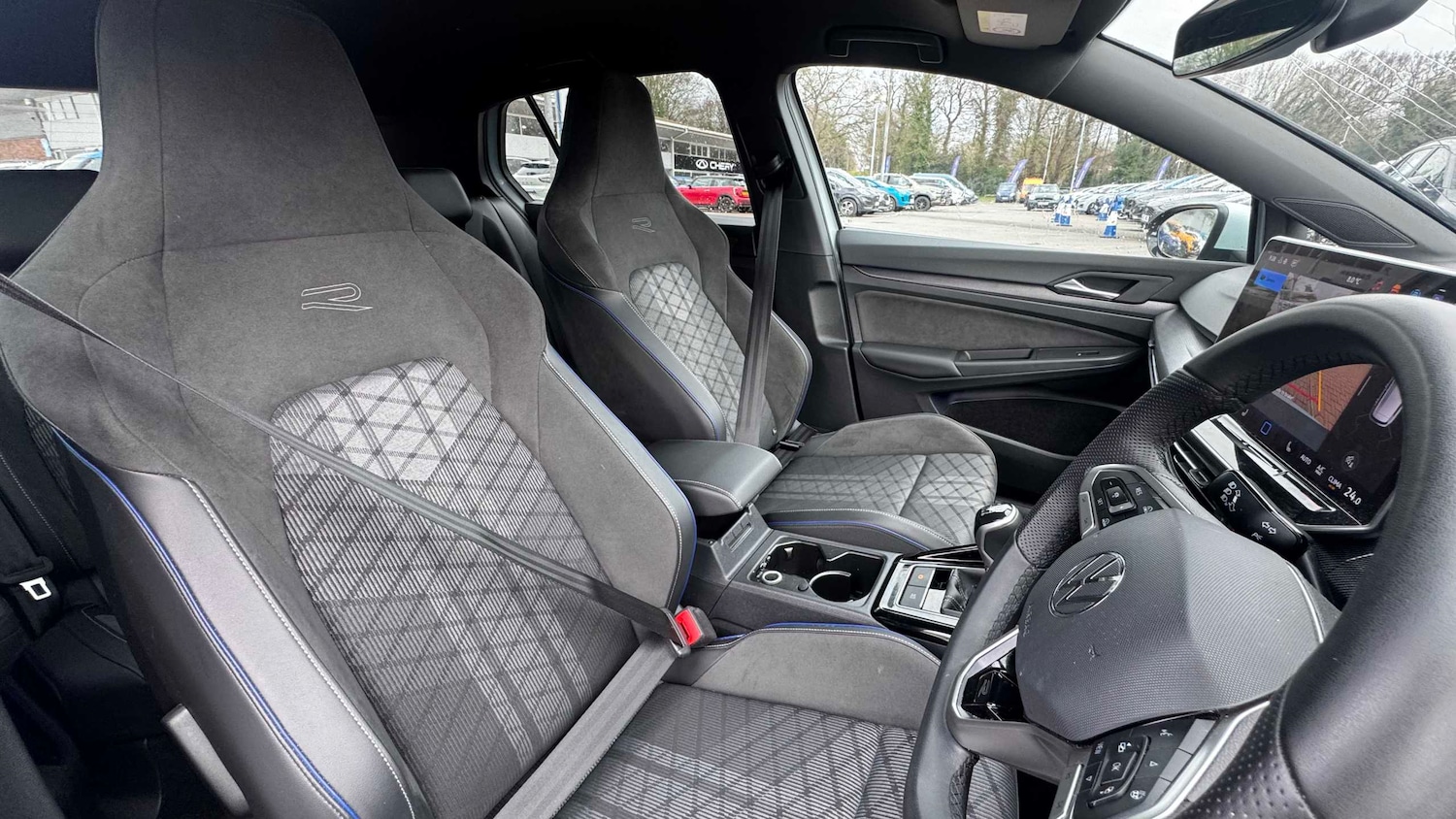 Used Volkswagen Golf 2025 for sale - 77972837: Photo 14