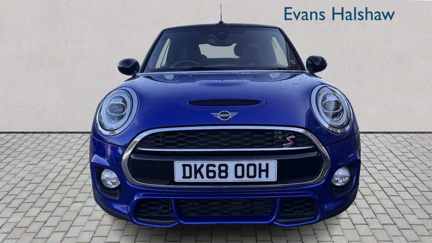 Used MINI Convertible 2018 for sale - 76902286: Photo 2