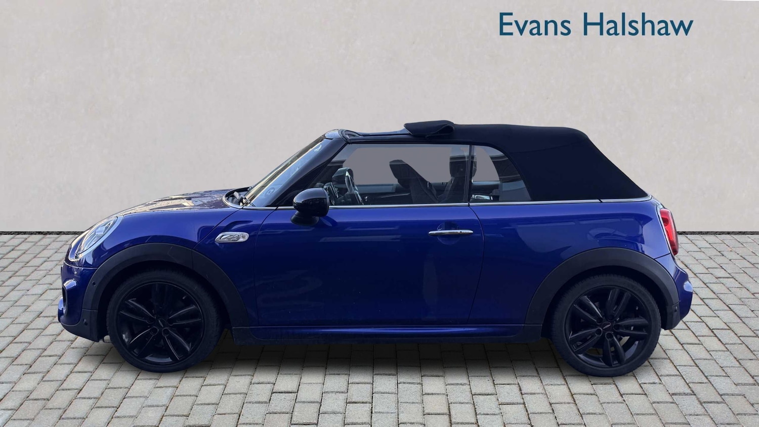 Used MINI Convertible 2018 for sale - 76902286: Photo 4