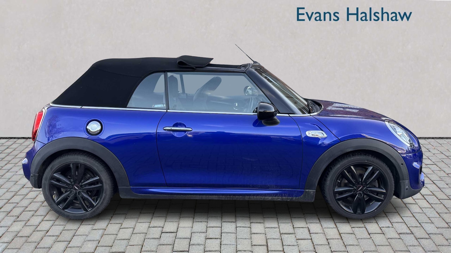 Used MINI Convertible 2018 for sale - 76902286: Photo 8
