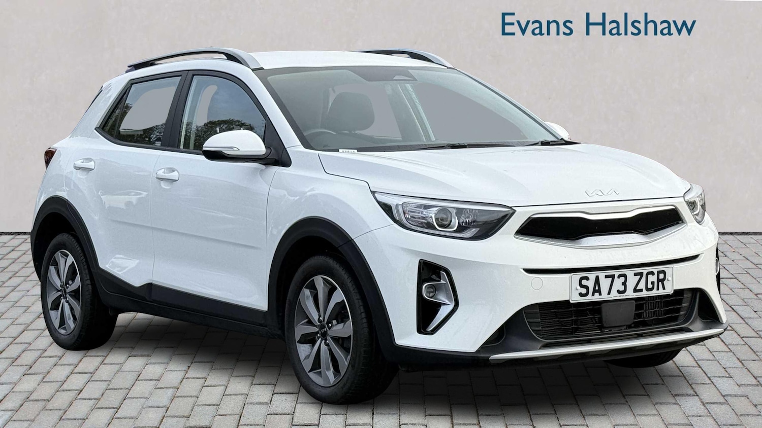 Used Kia Stonic 2023 for sale - 76460410: Photo 1