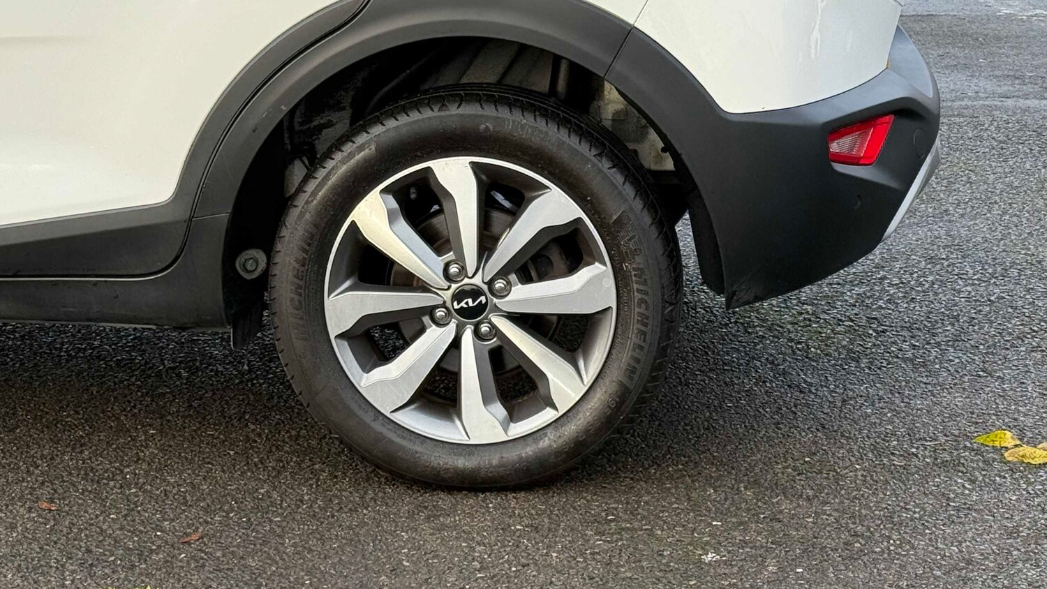 Used Kia Stonic 2023 for sale - 76460410: Photo 14