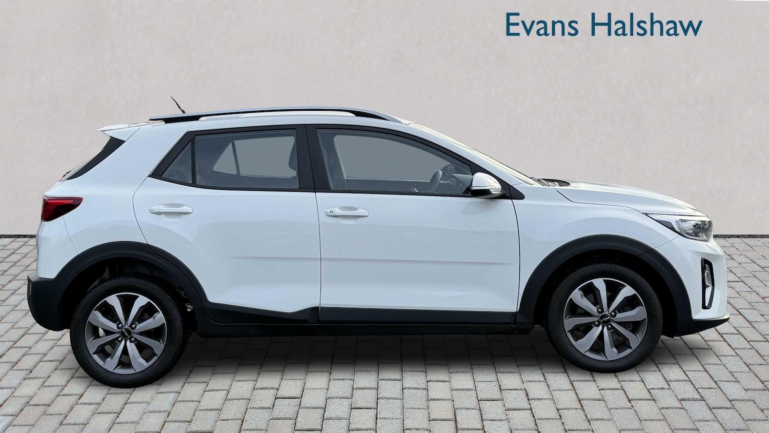 Used Kia Stonic 2023 for sale - 76460410: Photo 8