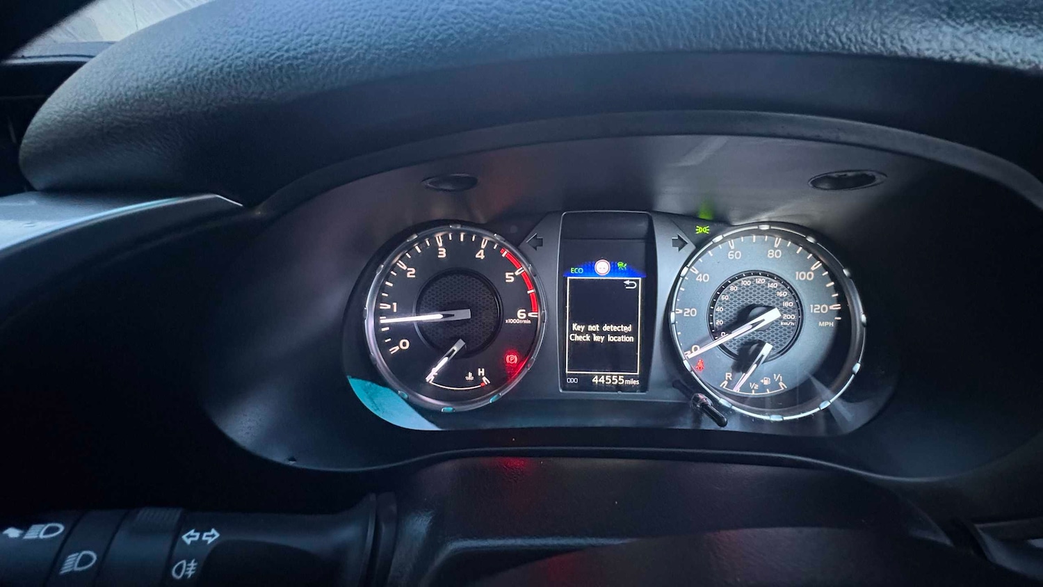 Used Toyota Hilux for sale - 77239926: Photo 11