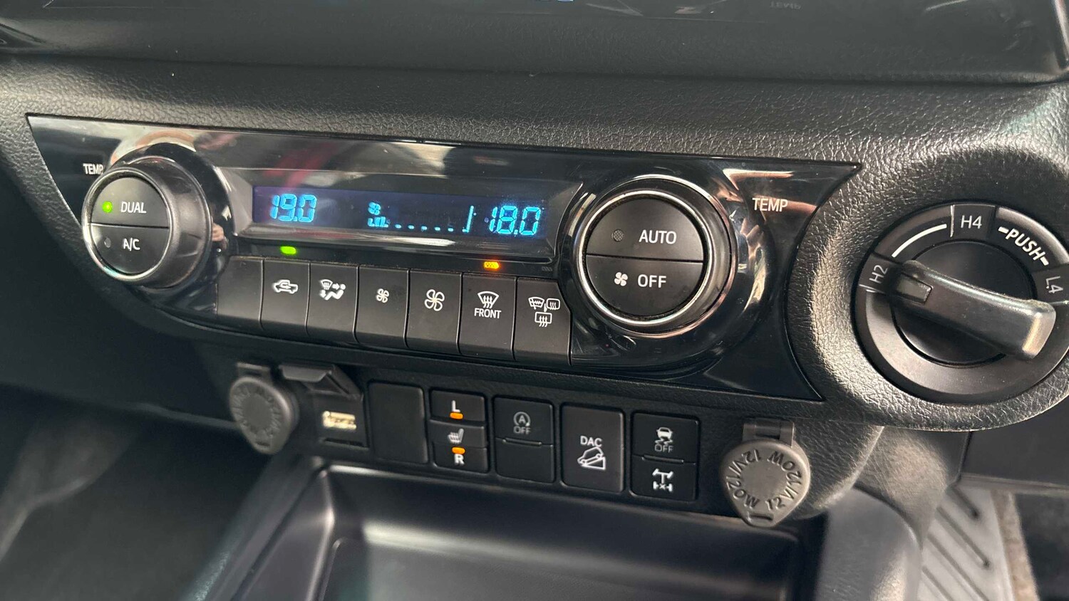 Used Toyota Hilux 2025 for sale - 77811051: Photo 15