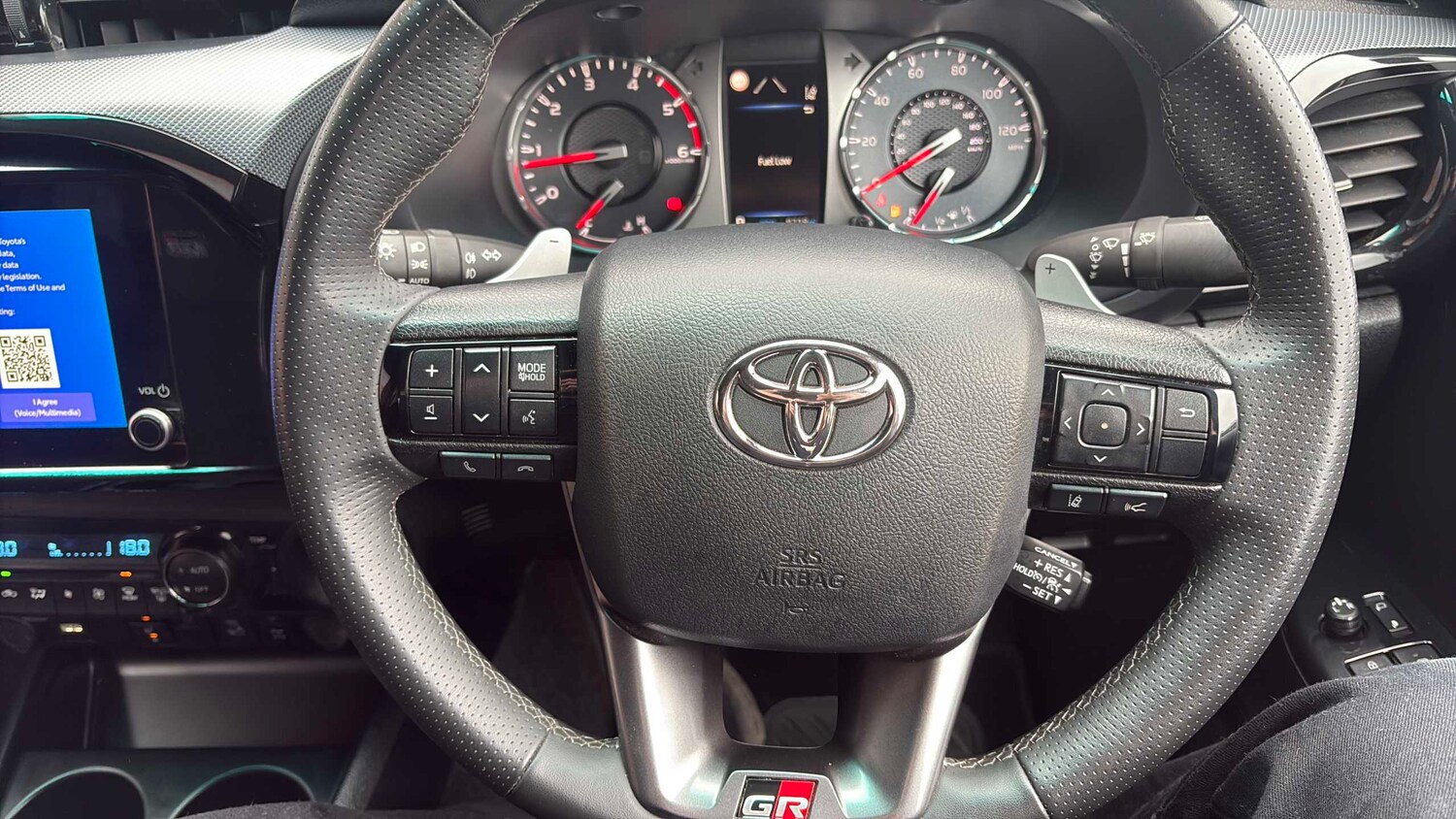 Used Toyota Hilux 2025 for sale - 77811051: Photo 9