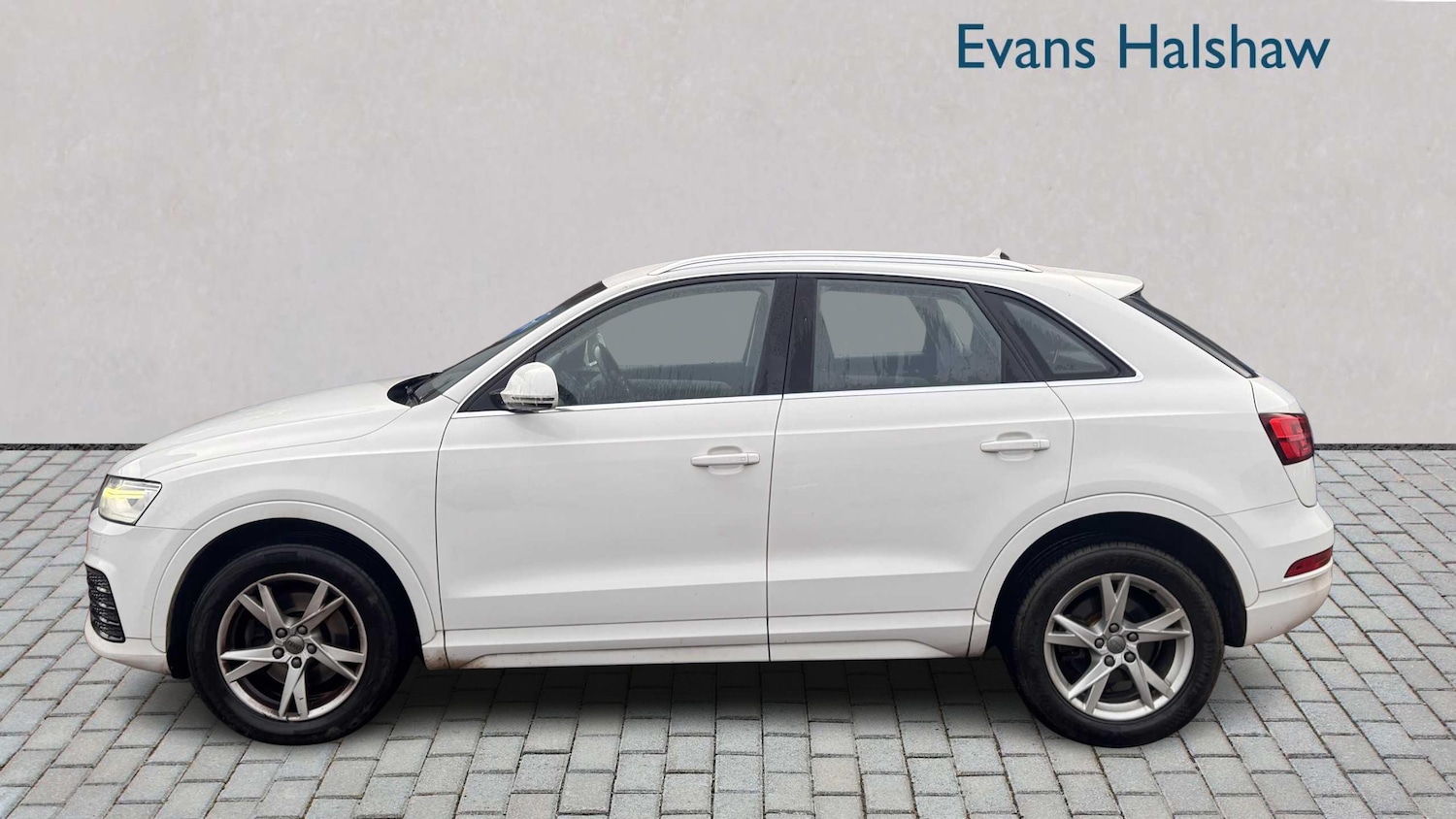 Used Audi Q3 2017 for sale - 76842883: Photo 4