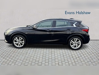 Used Infiniti Q30 2018 for sale - 76705213: Photo