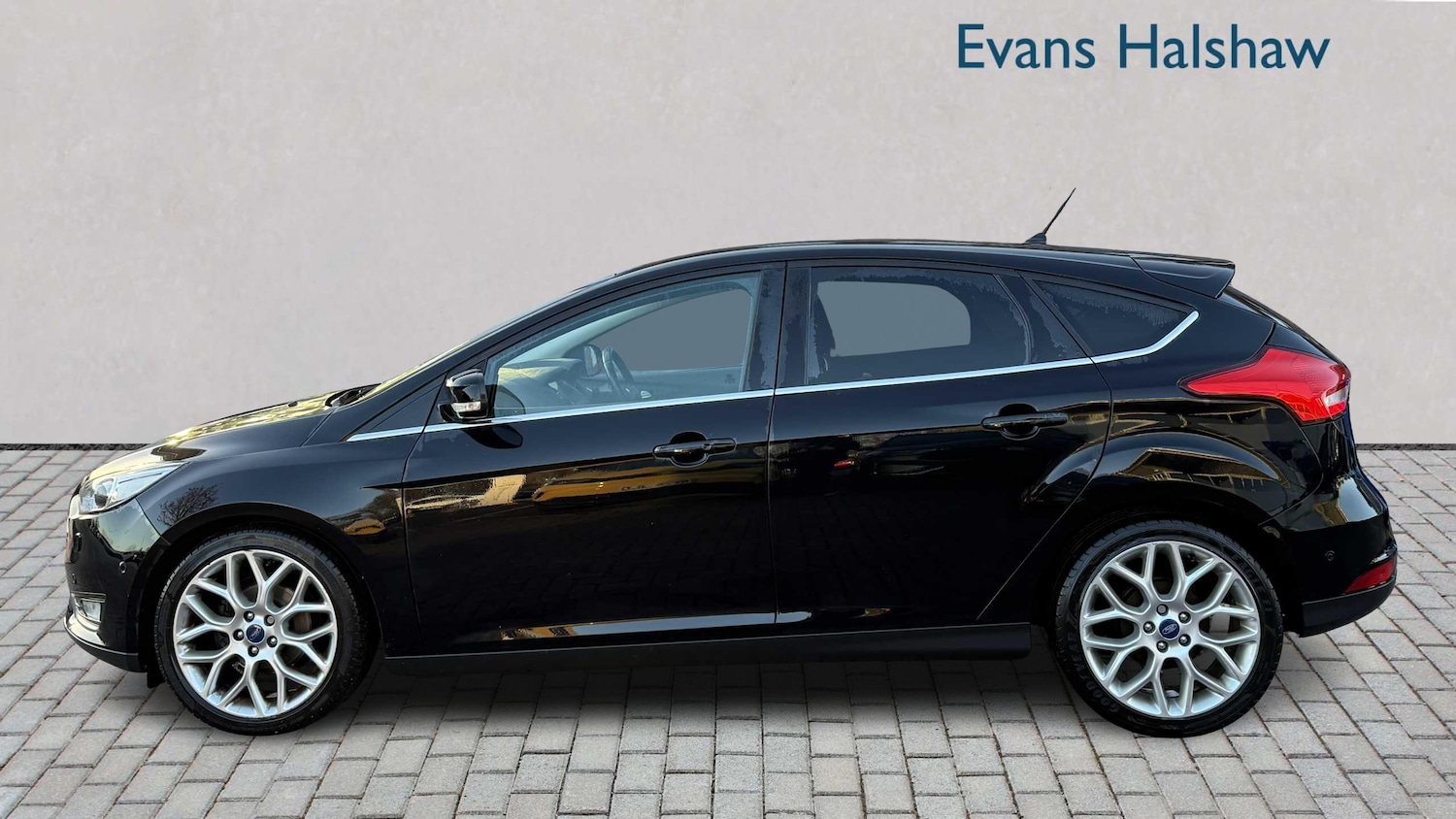 Used Ford Focus 2017 for sale - 76789265: Photo 4