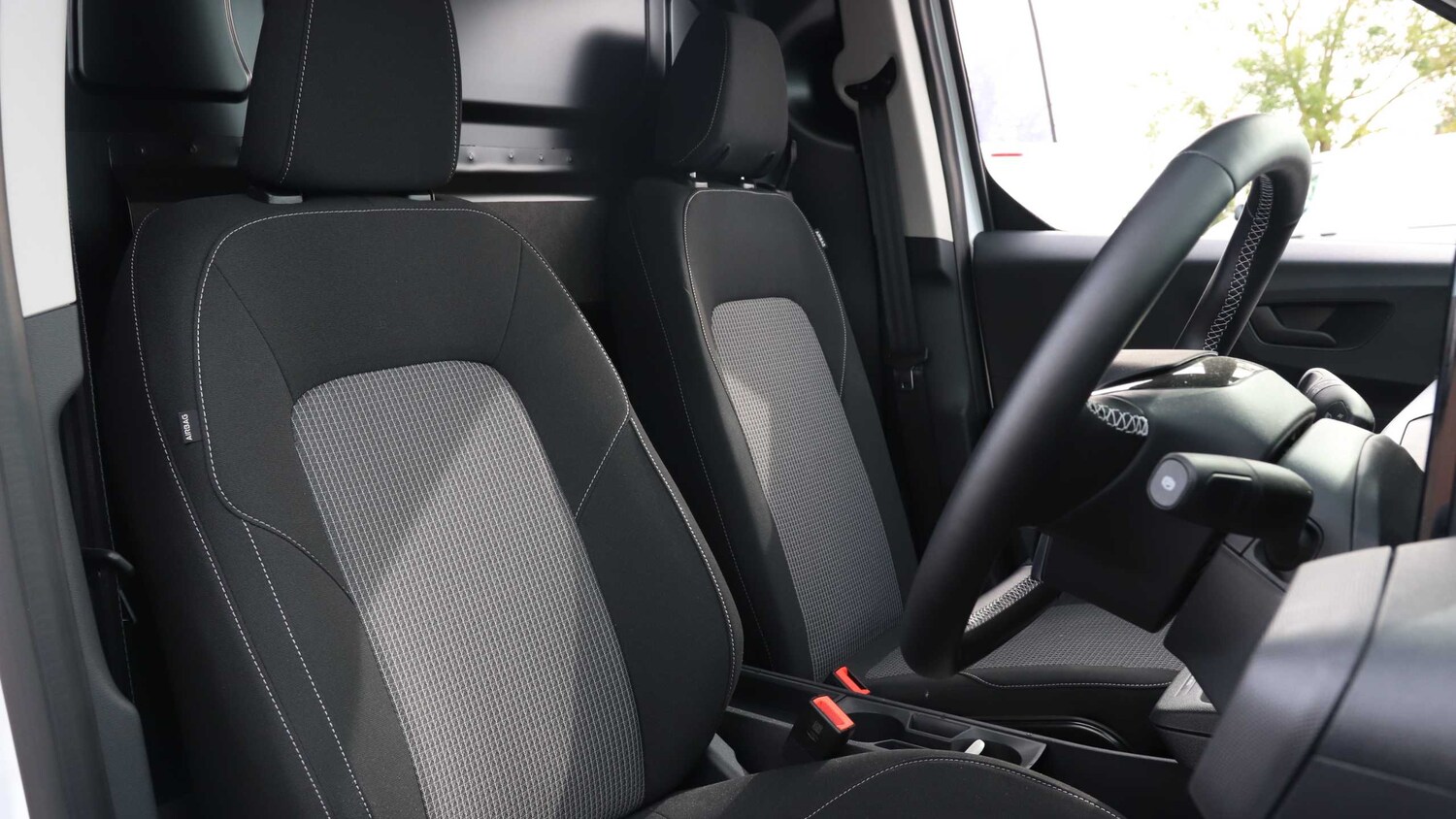 Used Ford E-Transit Courier for sale - 76218328: Photo 23