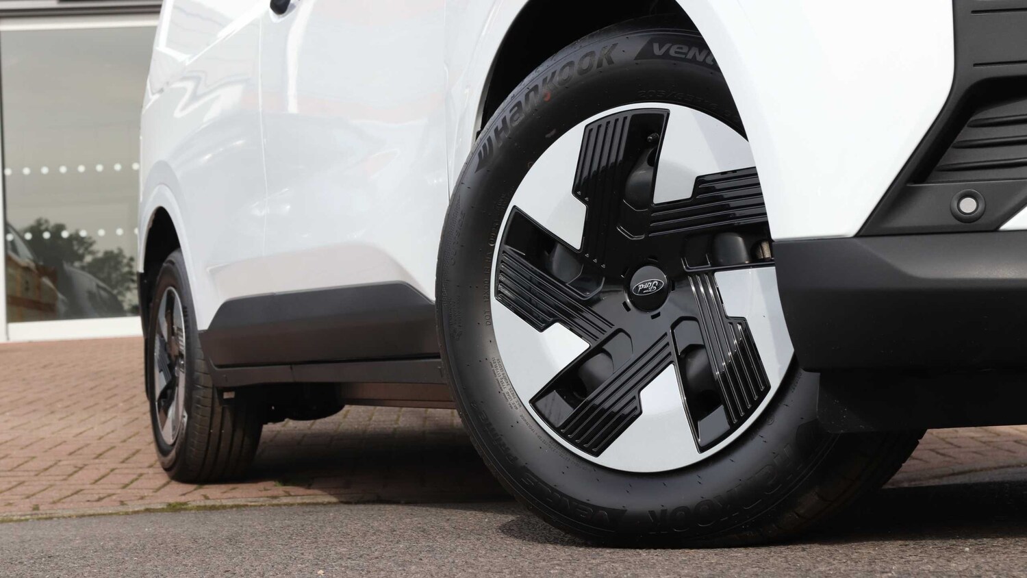 Used Ford E-Transit Courier for sale - 76218328: Photo 3