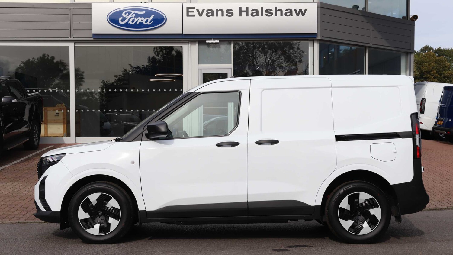 Used Ford E-Transit Courier for sale - 76218328: Photo 9