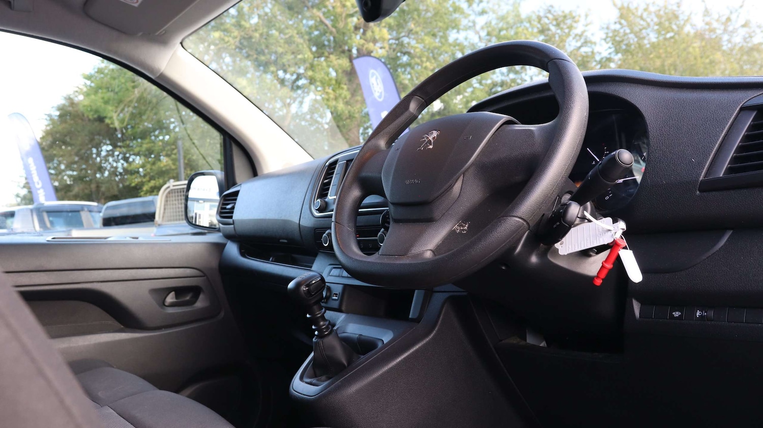 Used Peugeot Expert 2023 for sale - 77995960: Photo 7