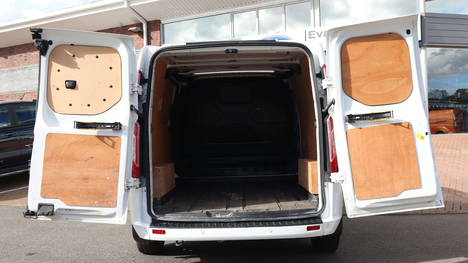 Used Ford Transit Custom 2023 for sale - 76789424: Photo 17