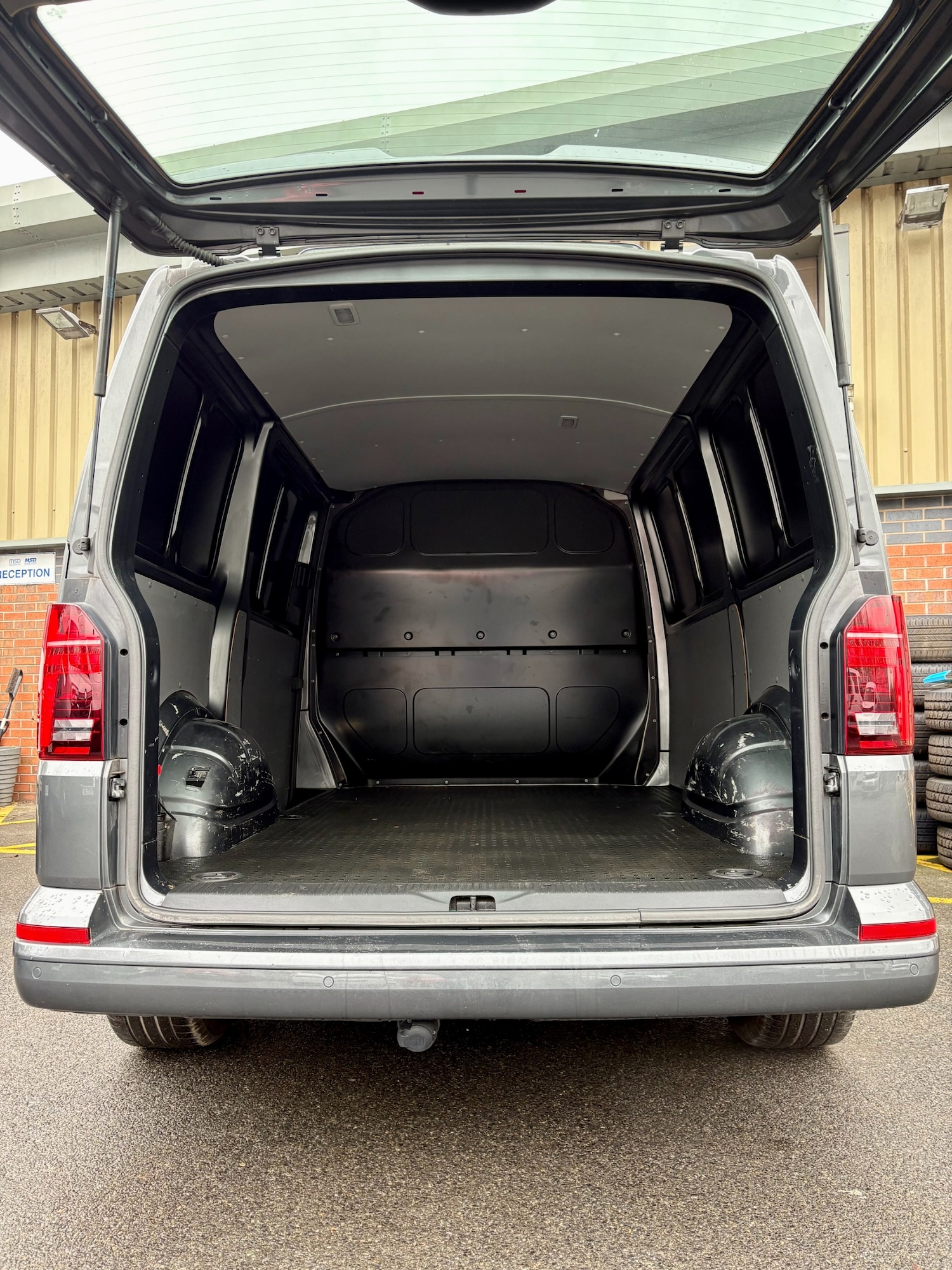 Used Volkswagen Transporter 2023 for sale - 77403607: Photo 12