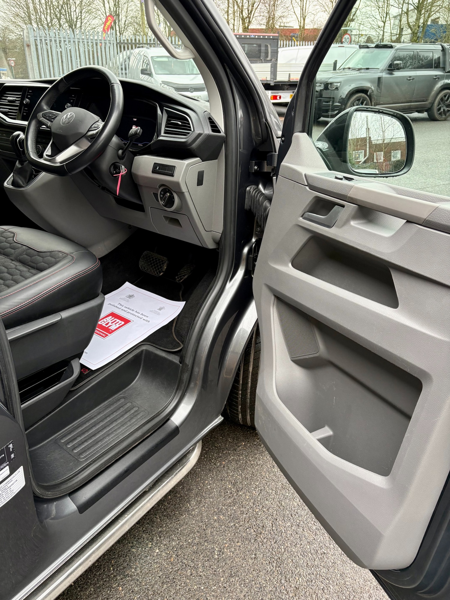 Used Volkswagen Transporter 2023 for sale - 77403607: Photo 14