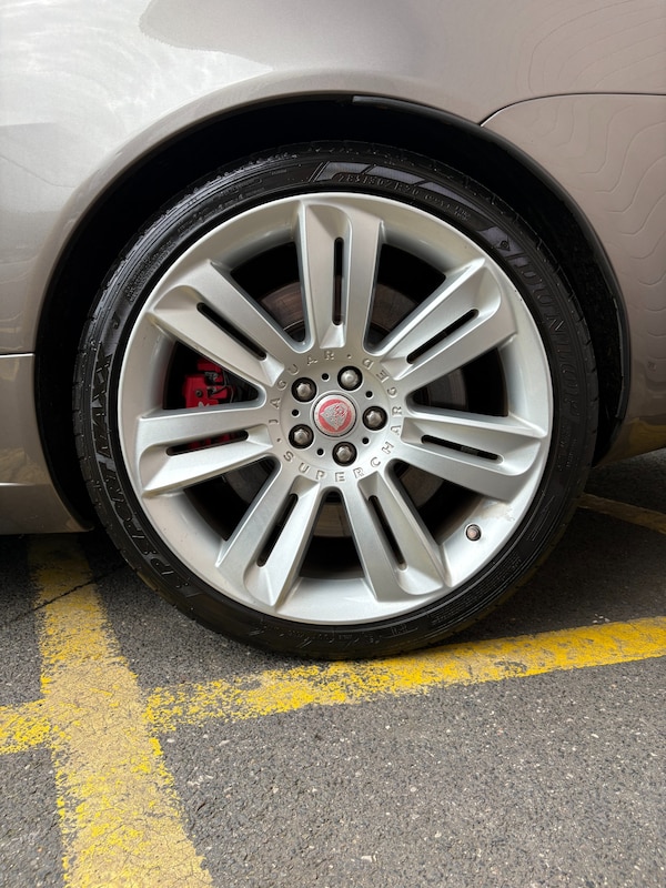 Used Jaguar XKR 2011 for sale - 75443559: Photo 10