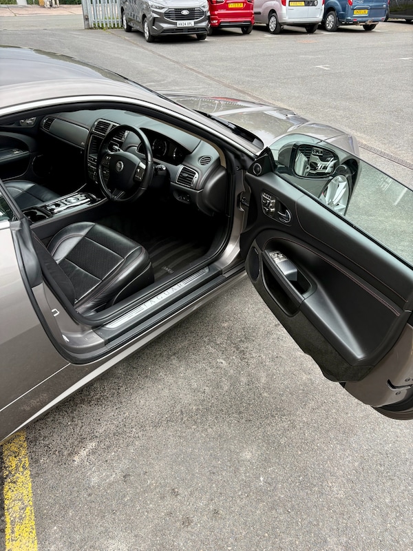 Used Jaguar XKR 2011 for sale - 75443559: Photo 13