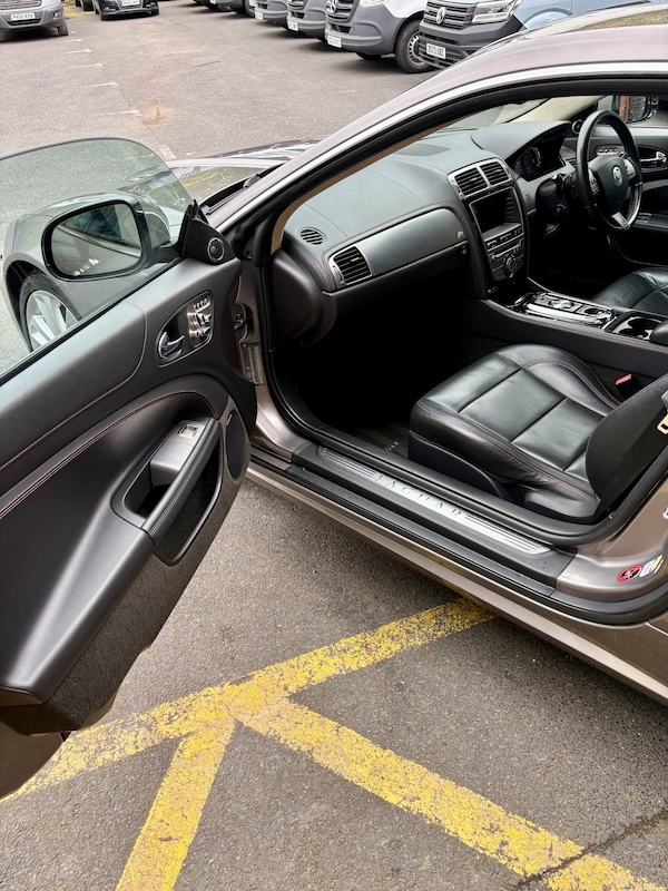 Used Jaguar XKR 2011 for sale - 75443559: Photo 20