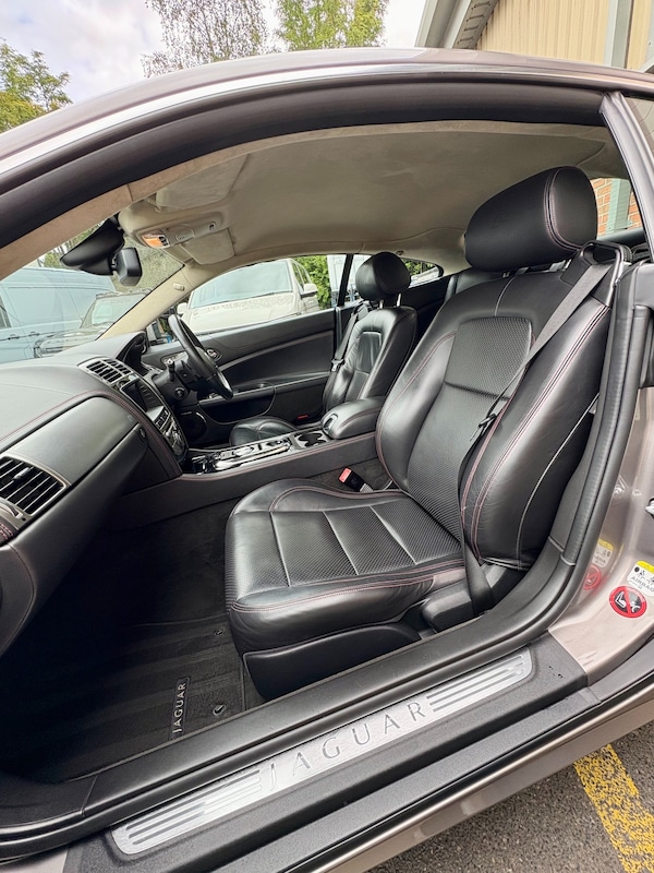 Used Jaguar XKR 2011 for sale - 75443559: Photo 21