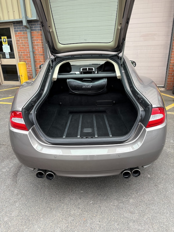 Used Jaguar XKR 2011 for sale - 75443559: Photo 23