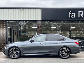 Used BMW 3 Series 2021 for sale - 76734631: Photo