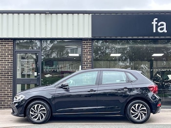 Used Volkswagen Polo 2024 for sale - 76734624: Photo