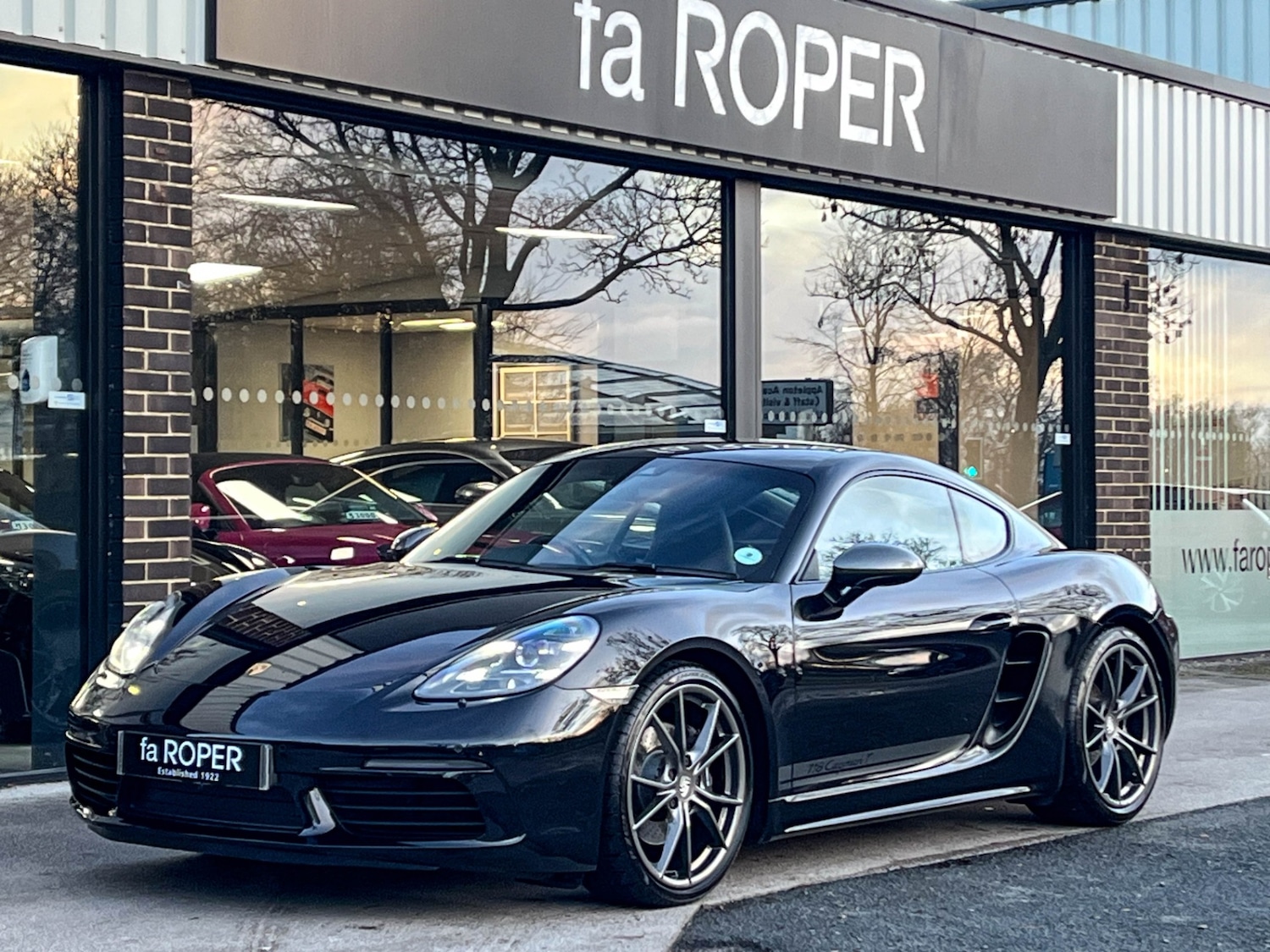 Used Porsche 718 Cayman 2019 for sale - 76794707: Photo 1