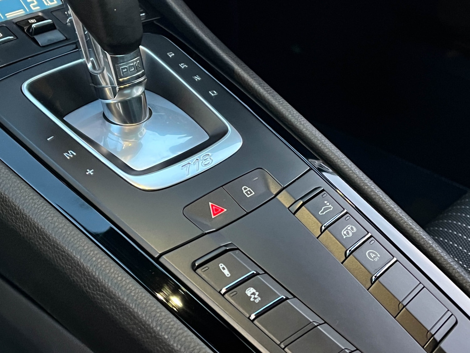 Used Porsche 718 Cayman 2019 for sale - 76794707: Photo 11