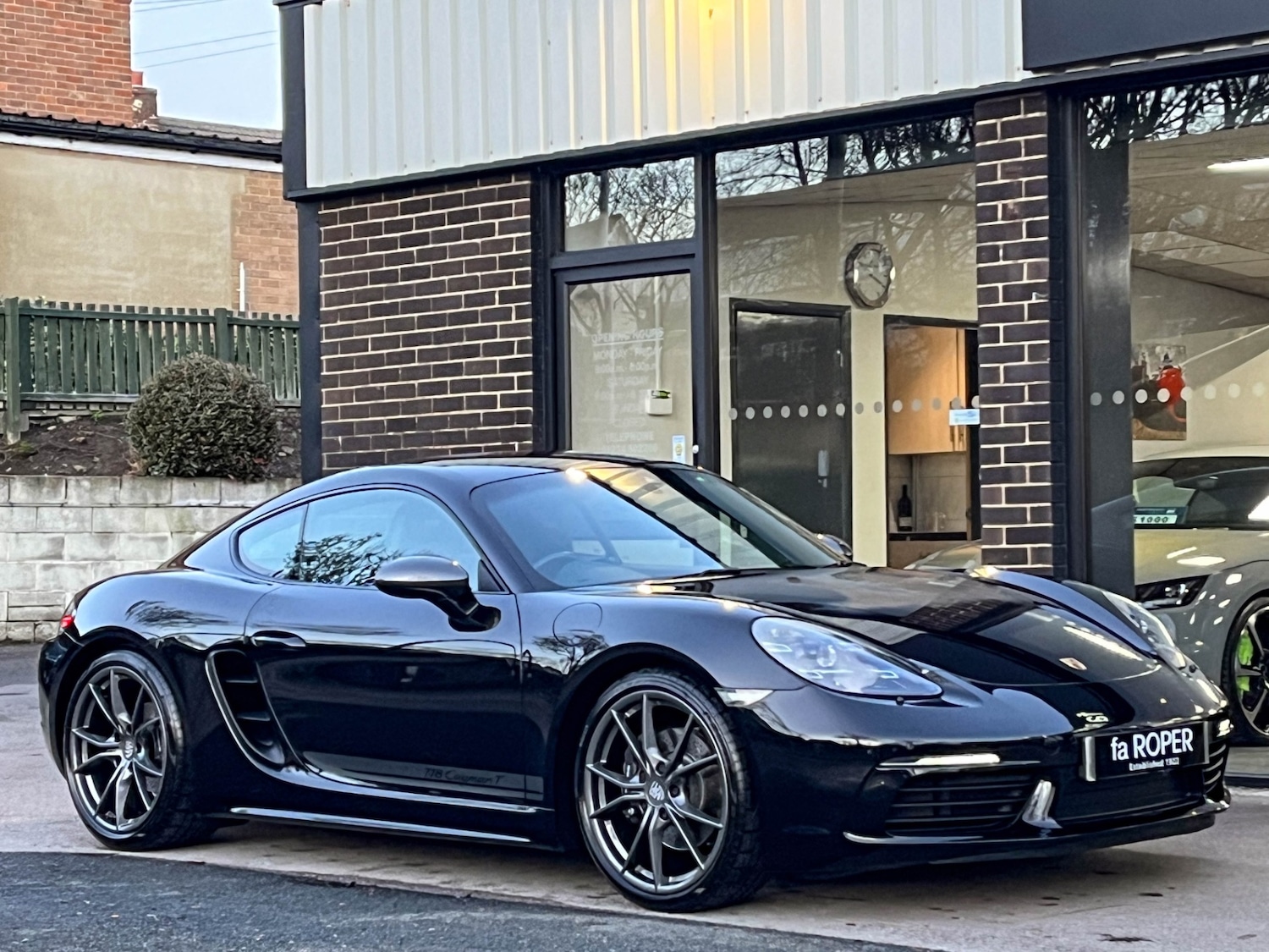 Used Porsche 718 Cayman 2019 for sale - 76794707: Photo 16