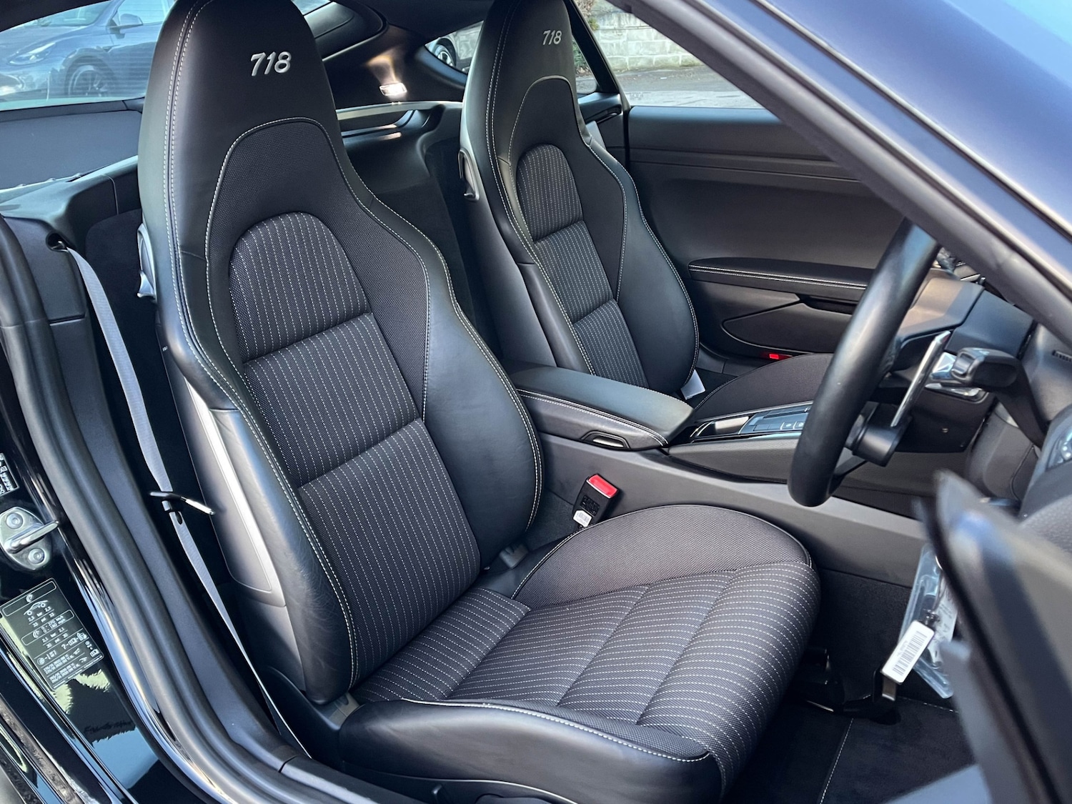 Used Porsche 718 Cayman 2019 for sale - 76794707: Photo 19