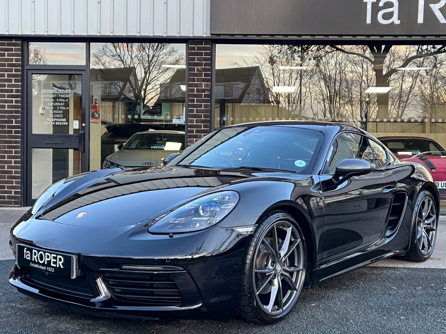 Used Porsche 718 Cayman 2019 for sale - 76794707: Photo 24