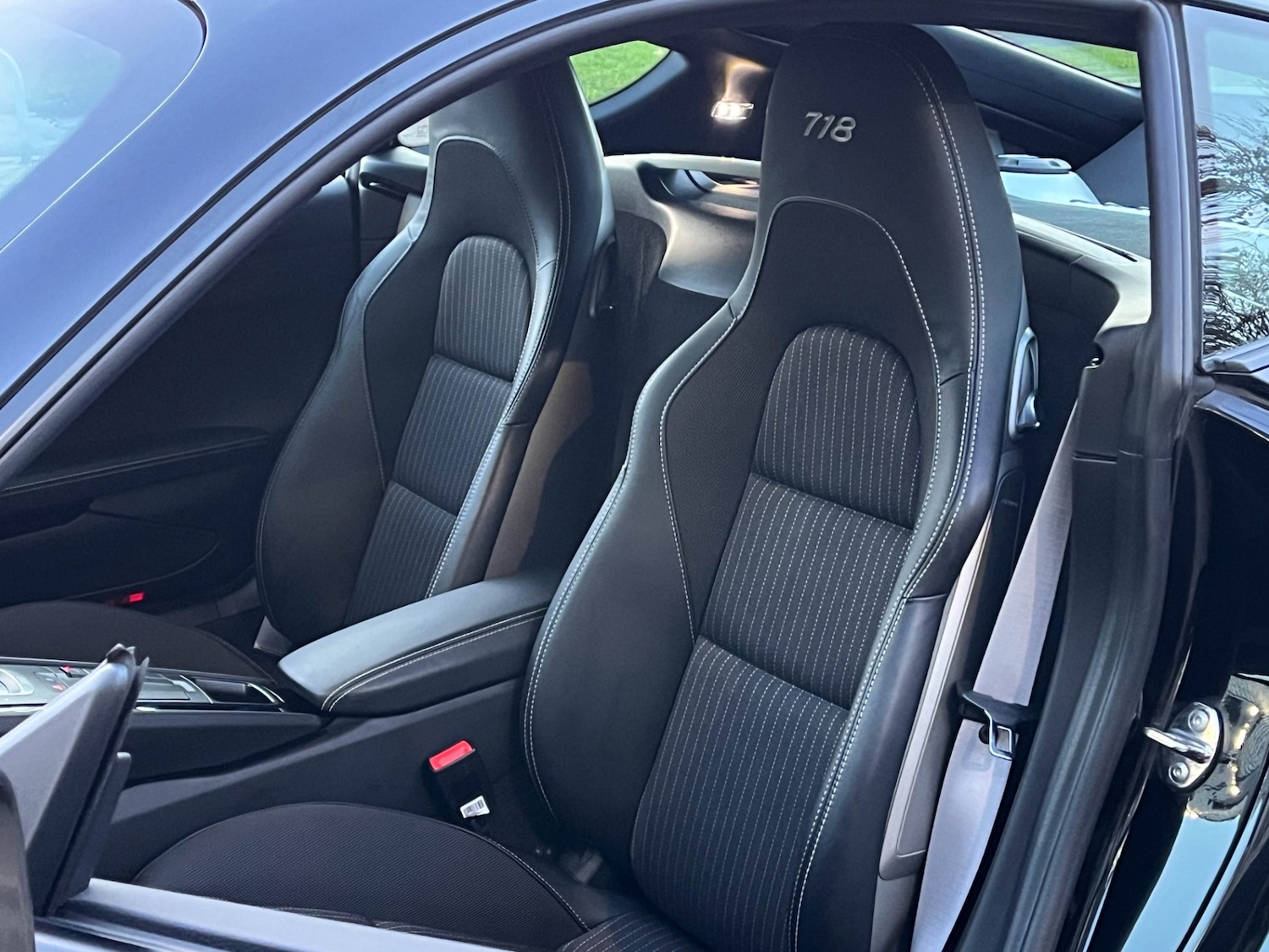 Used Porsche 718 Cayman 2019 for sale - 76794707: Photo 8