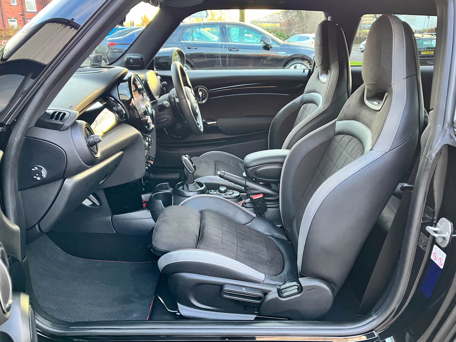 Used MINI Hatch 2022 for sale - 76961185: Photo 8