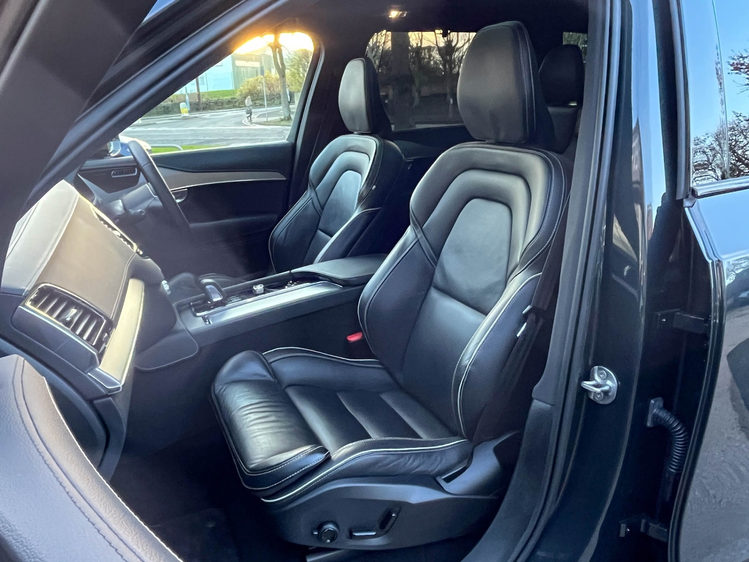 Used Volvo XC90 2022 for sale - 76781181: Photo 8