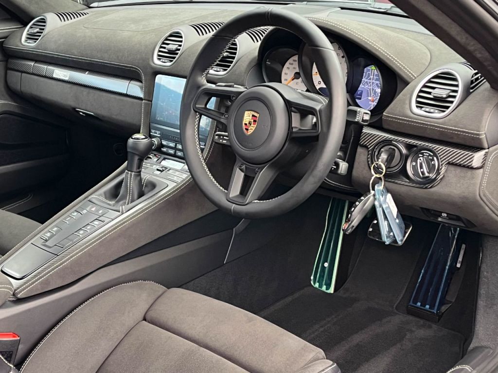 Used Porsche 718 Cayman 2024 for sale - 76734636: Photo 17